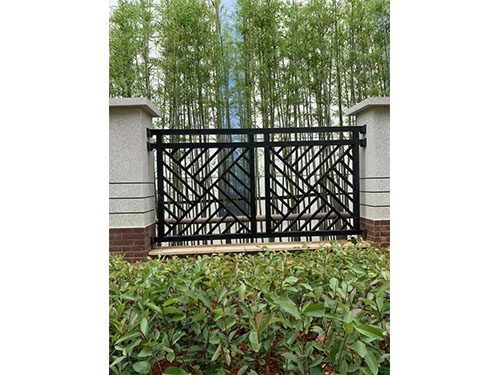 長沙正云金屬制品有限公司,長沙自動創(chuàng)新型鋅鋼護欄生產