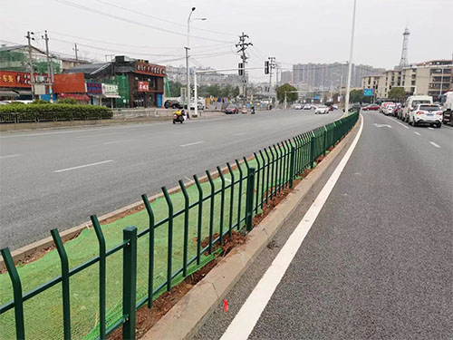 長沙正云金屬制品有限公司,長沙自動創(chuàng)新型鋅鋼護欄生產(chǎn)